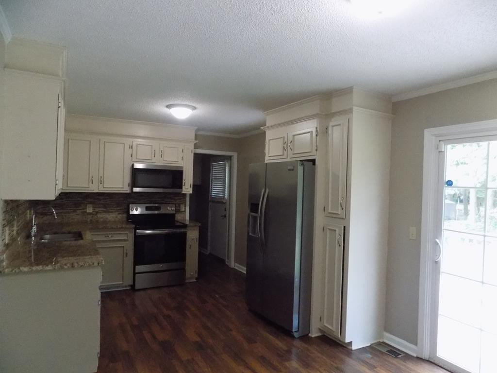2460 Hummingbird Road Dalzell, SC 29040 - Photo 9 of 19
