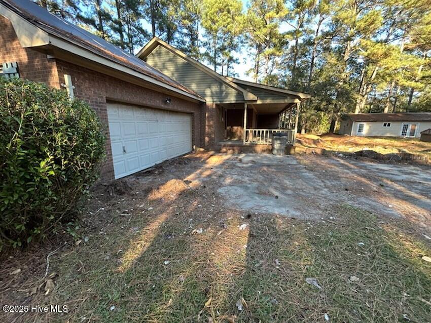 747 Butler Island Road Roseboro, NC 28382 - Photo 4 of 26 IMG_2261
