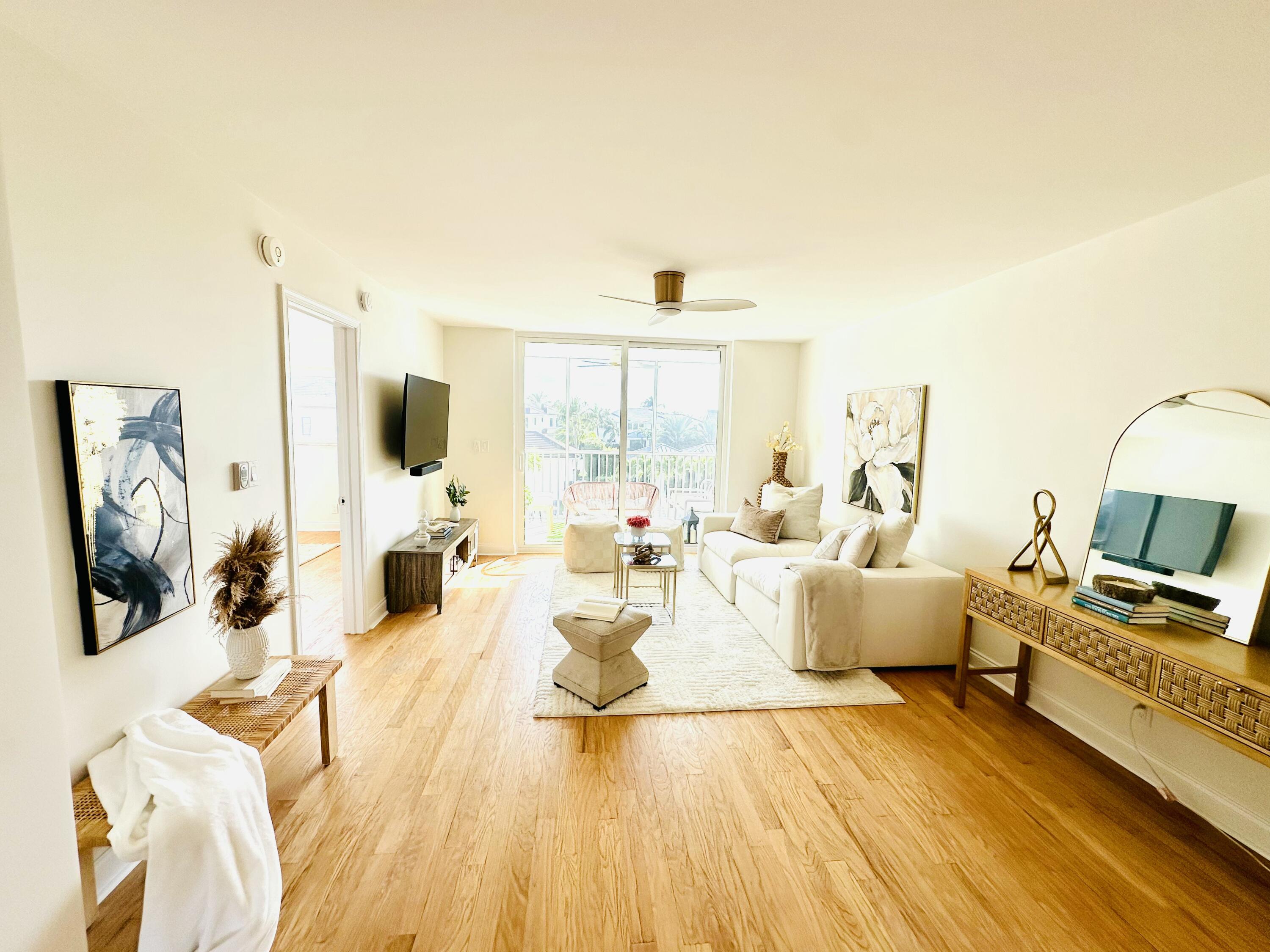 750 Northeast Spanish River Boulevard, Unit 3020 Boca Raton, FL 33431 - Photo 6 of 29 LIVING ROOM