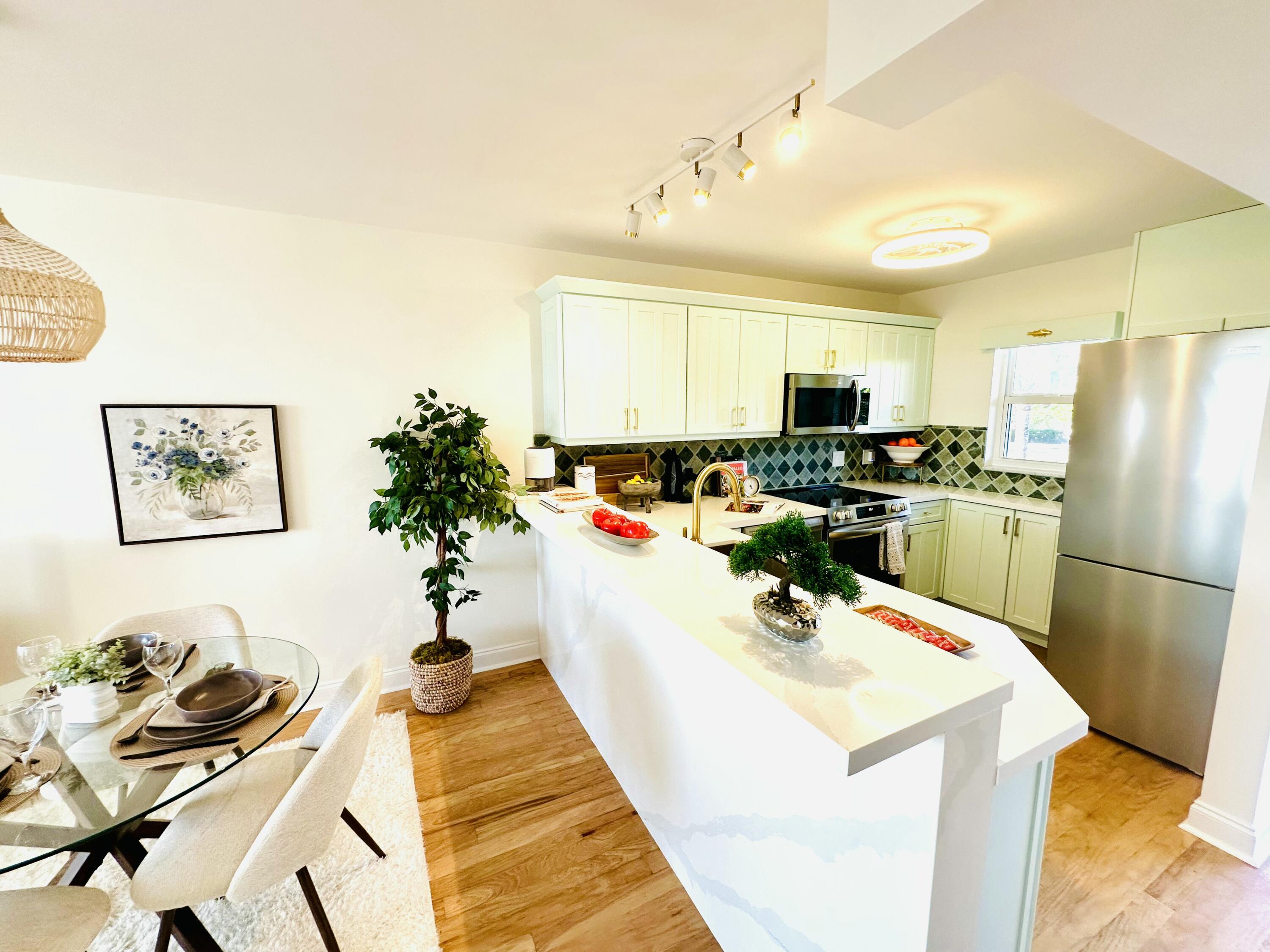 750 Northeast Spanish River Boulevard, Unit 3020 Boca Raton, FL 33431 - Photo 10 of 29 OPEN KITCHEN