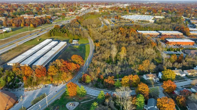 $900,000 | 16030 Ruck Road, Ellisville, MO 63021