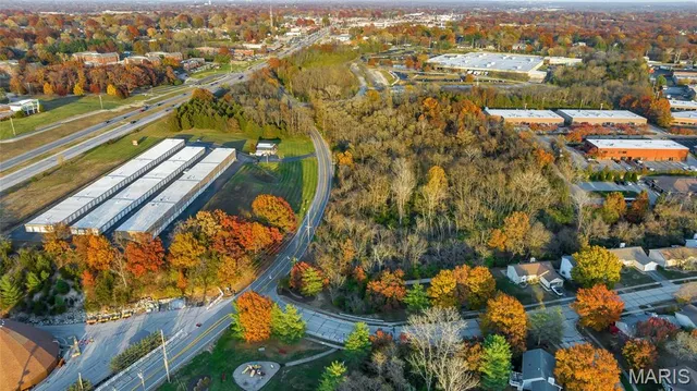 $900,000 | 16030 Ruck Road, Ellisville, MO 63021