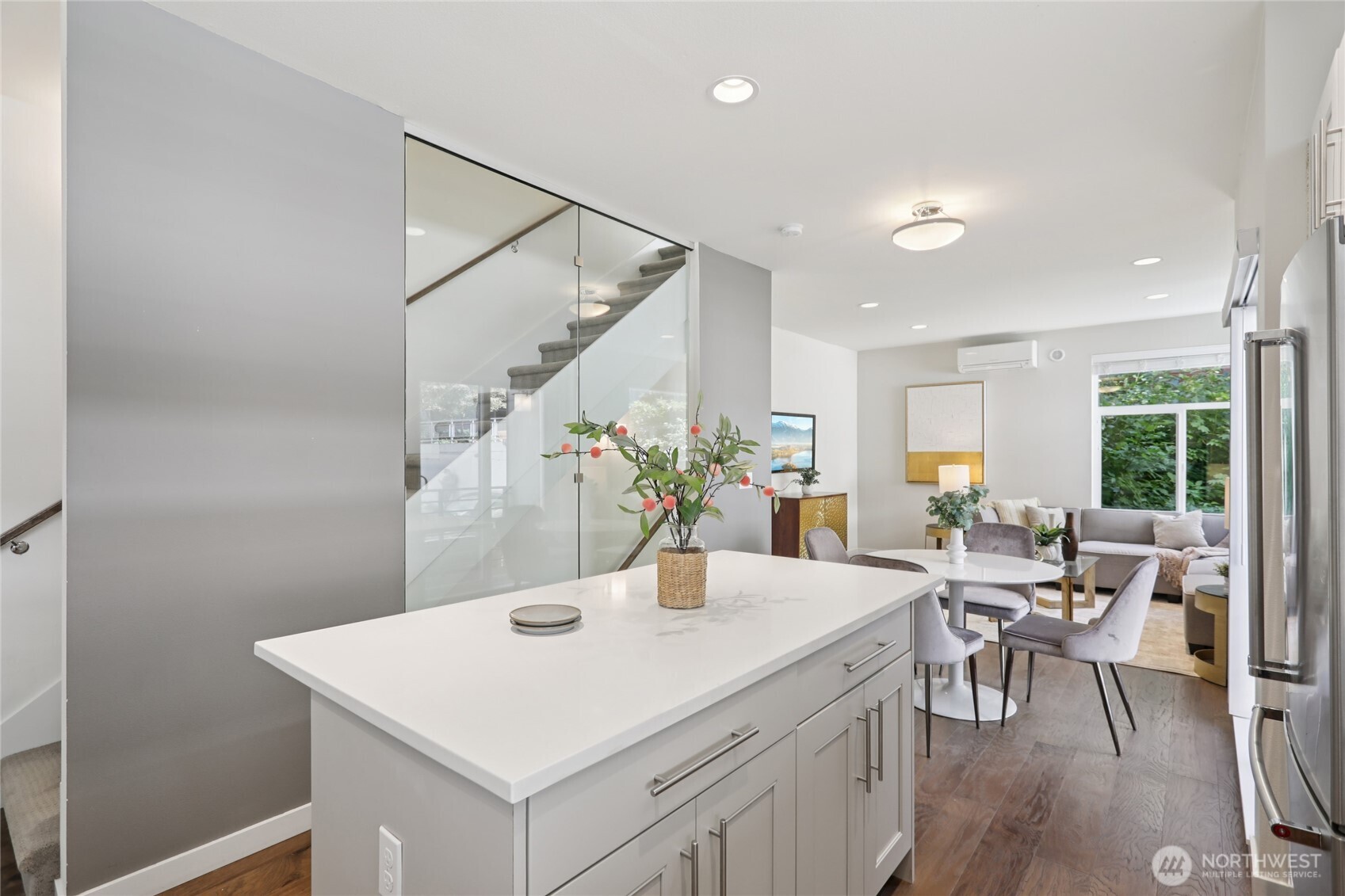4109 Southwest Oregon Street Seattle, WA 98116 - Photo 8 of 29 Gallery Image 8