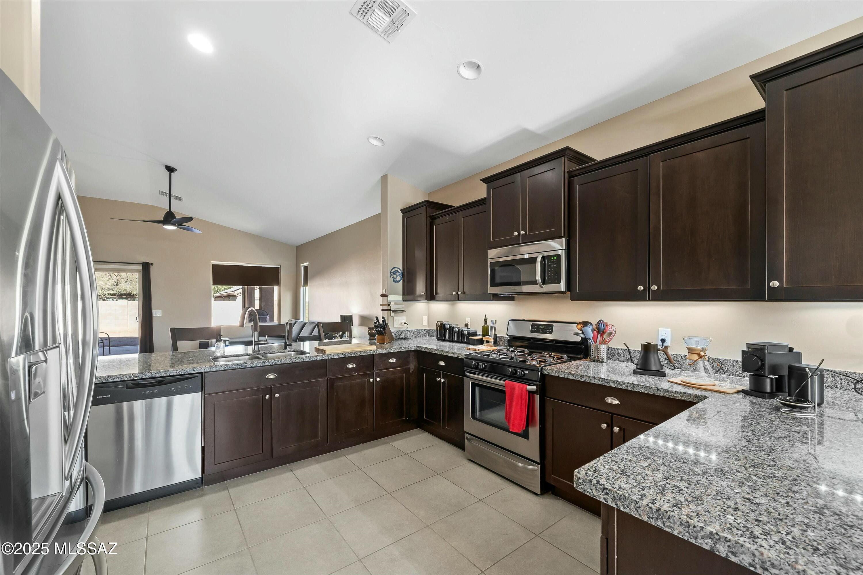 8820 West Moon Spring Road Marana, AZ 85653 - Photo 10 of 37