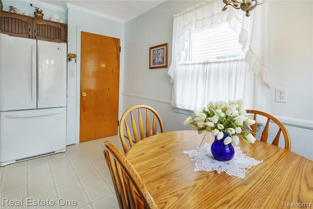 3736 Harding Street Dearborn, MI 48124 - Photo 9 of 23 DSC04327.jpg