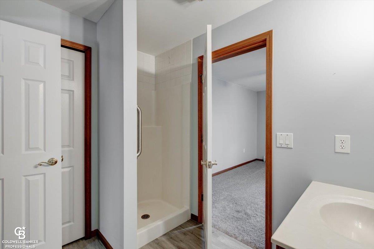 184 Wales Center Road Columbus, MI 48063 - Photo 24 of 36 Primary bathroom