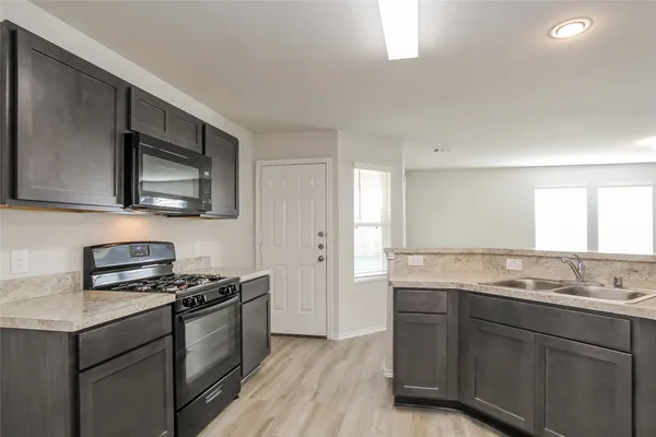 $1,850 | 8506 Middleton Oaks Circle, Houston, TX 77028