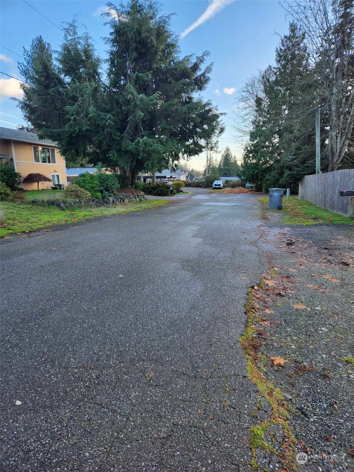 64 Pearl Place Bremerton, WA 98310 - Photo 6 of 8 a view of a house with a yard