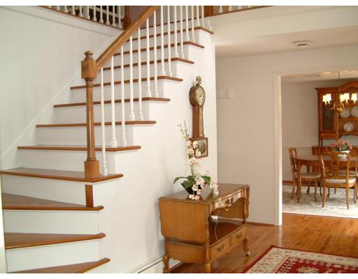 23 Whichita Road Medfield, MA 02052 - Photo 3 of 20 Gallery Image 3