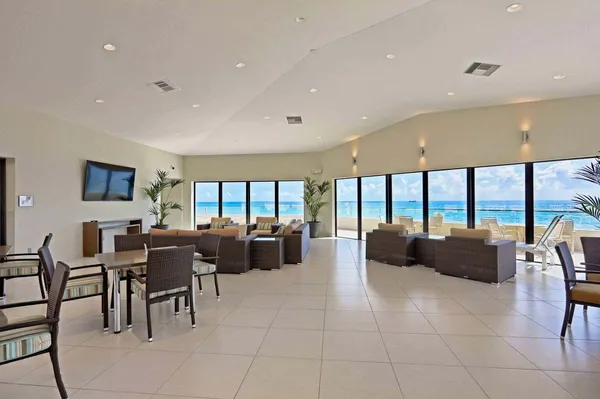 $12,500 | 5510 North Ocean Drive, Unit 8D, Singer Island, FL 33404