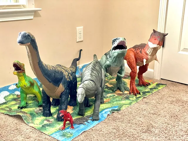 a view of entryway and hall