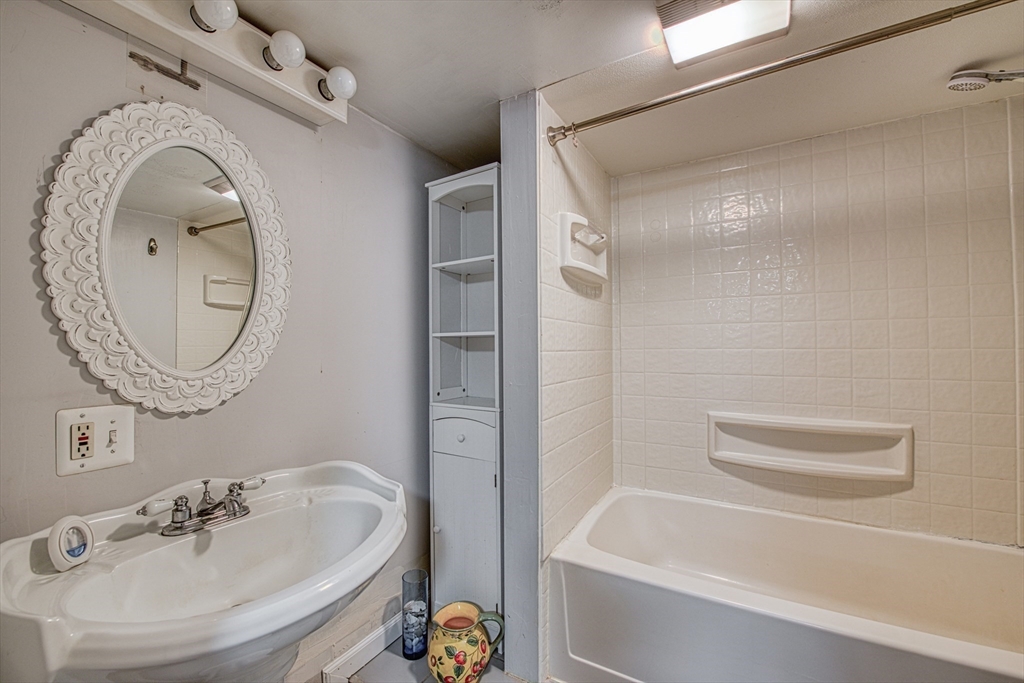 7 Laurel Road Sharon, MA 02067 - Photo 25 of 31