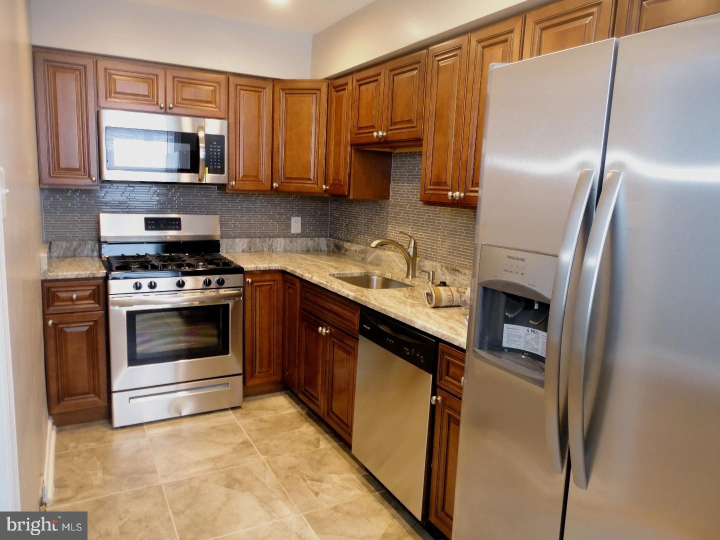 3202 Fordham Road Philadelphia, PA 19114 - Photo 3 of 20 Kitchen