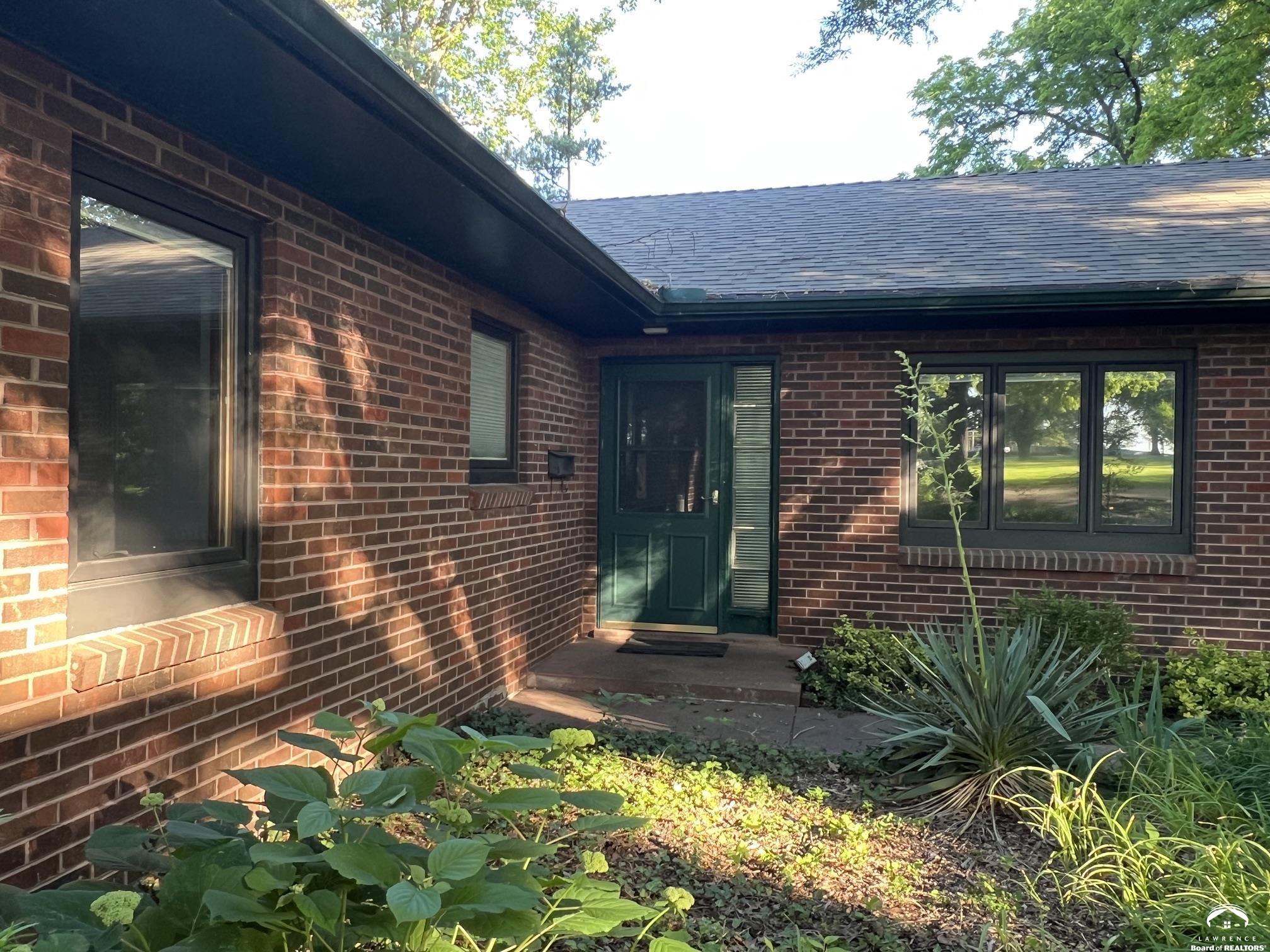 3 Westwood Road Lawrence, KS 66044 - Photo 8 of 94