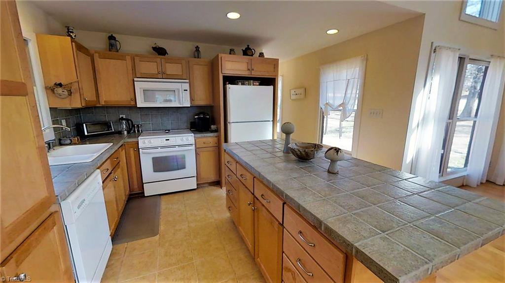 1140 Dodson Ridge Road Walnut Cove, NC 27052 - Photo 8 of 30