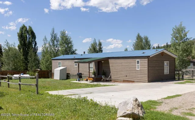$475,000 | 15 Foothill Boulevard, Alpine, WY 83128