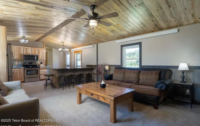 $475,000 | 15 Foothill Boulevard, Alpine, WY 83128