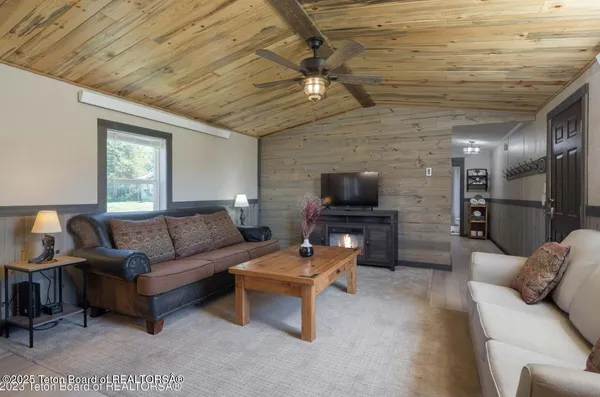 $360,000 | 15 Foothill Boulevard, Alpine, WY 83128