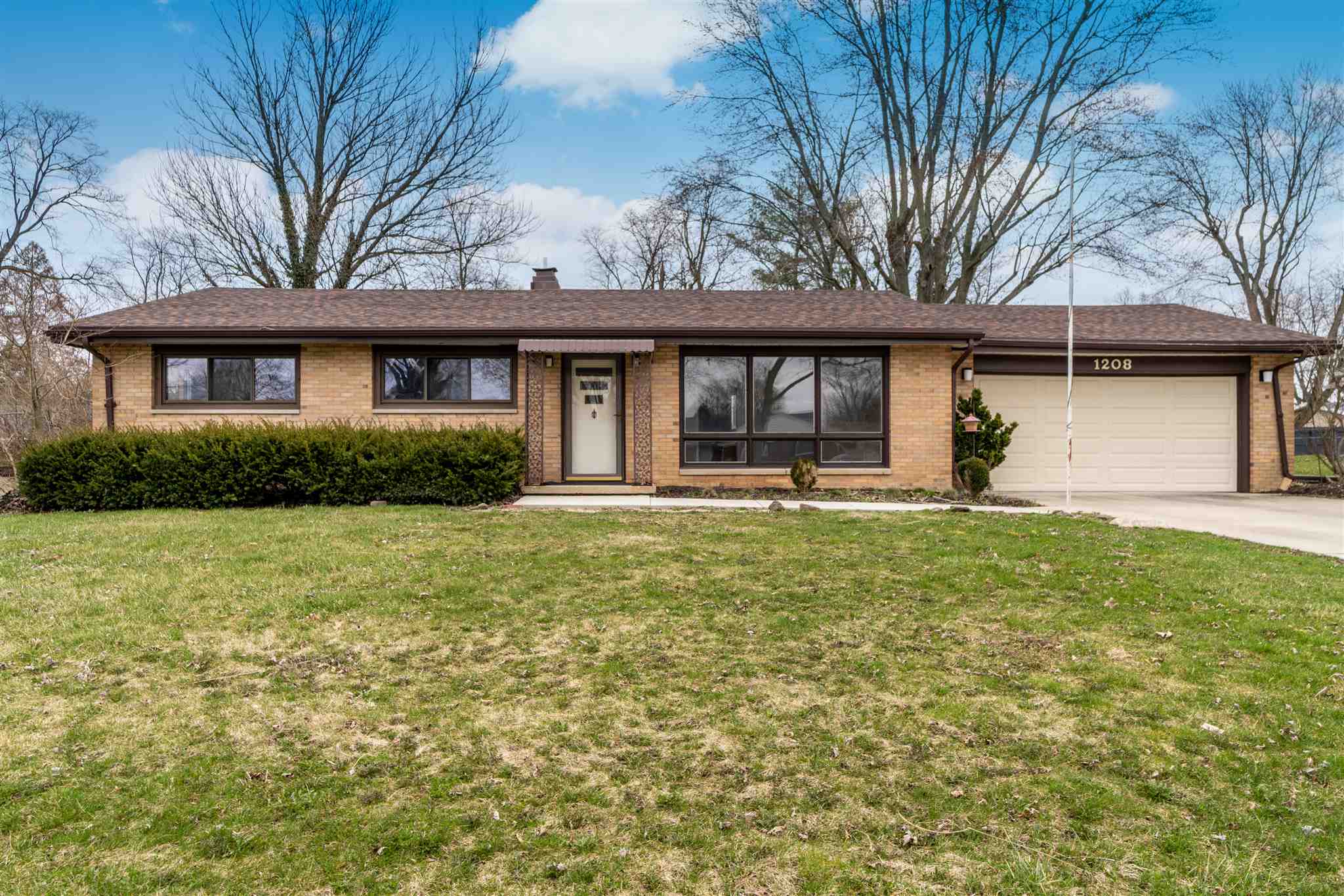 1208 North Riley Road Muncie, IN 47304 - Photo 1 of 14
