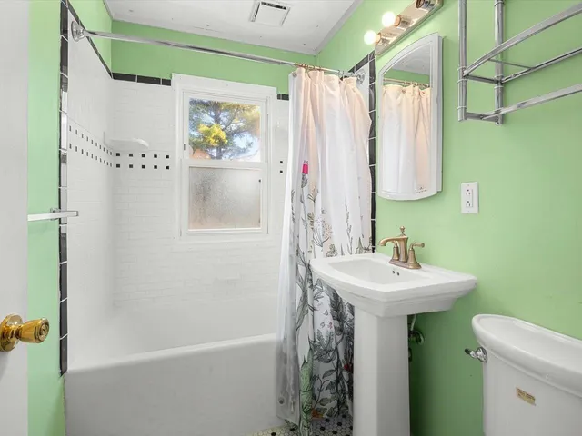 $174,900 | 1024 21st Street, Rockford, IL 61108