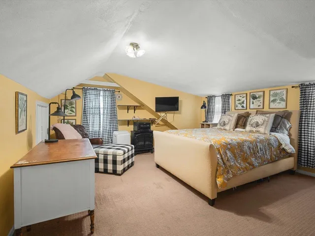 $174,900 | 1024 21st Street, Rockford, IL 61108