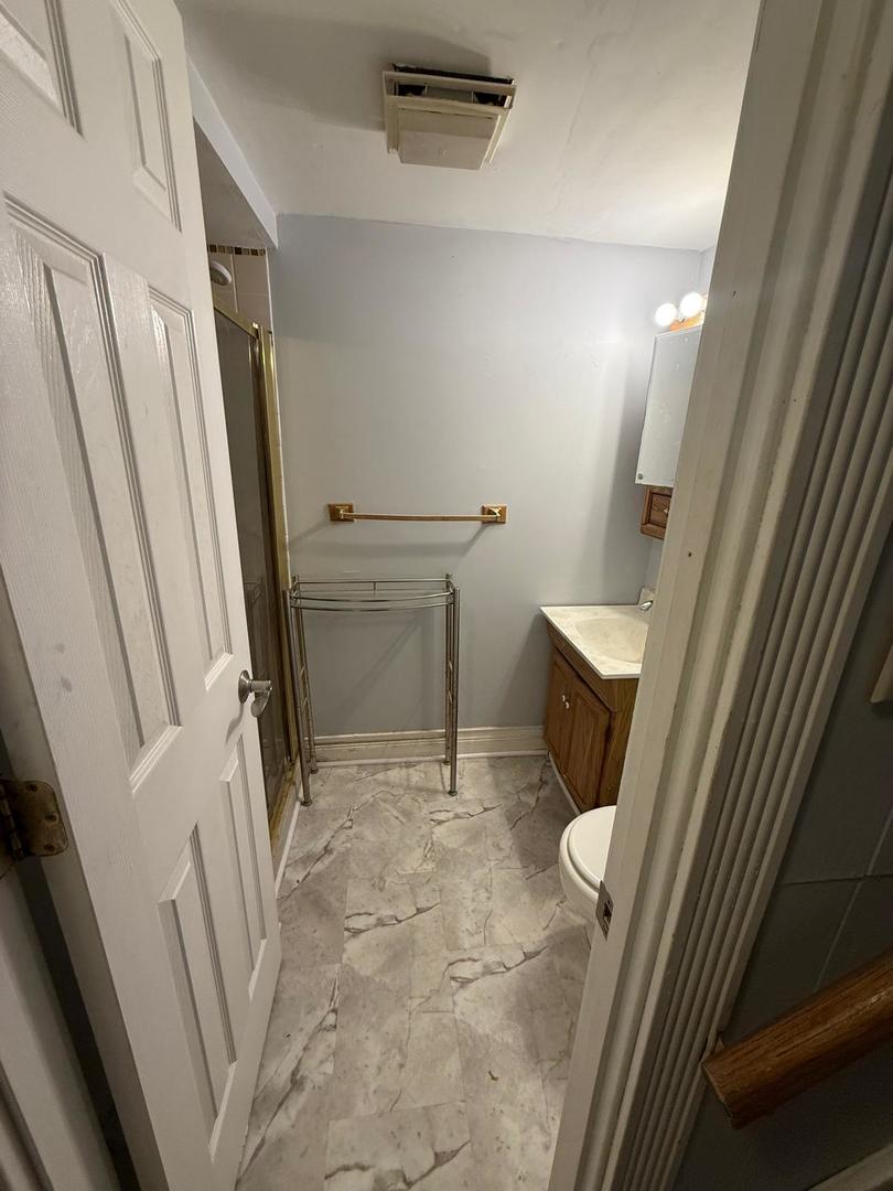 1440 Gentry Road Hoffman Estates, IL 60169 - Photo 11 of 15 a view of an empty room