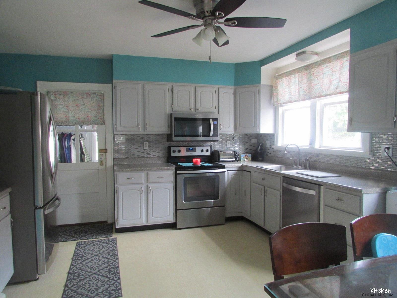 198 Northampton Road Amsterdam, NY 12010 - Photo 10 of 39 Photo 10