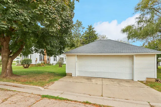 $325,000 | 506 North Franklin Street, Poynette, WI 53955