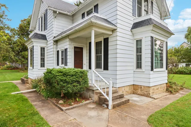 $325,000 | 506 North Franklin Street, Poynette, WI 53955