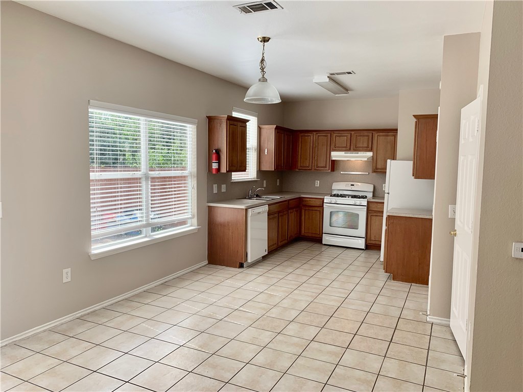 1121 Terry Drive, Unit B Austin, TX 78721 - Photo 6 of 26