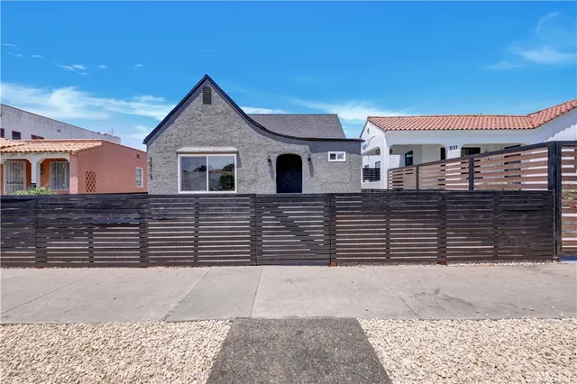 $918,888 | 3515 South Norton Avenue, Los Angeles, CA 90018