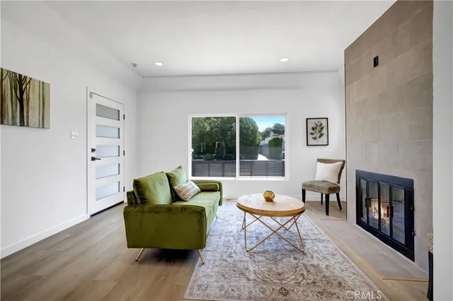 $918,888 | 3515 South Norton Avenue, Los Angeles, CA 90018