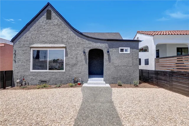 $918,888 | 3515 South Norton Avenue, Los Angeles, CA 90018
