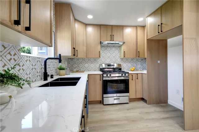 $918,888 | 3515 South Norton Avenue, Los Angeles, CA 90018