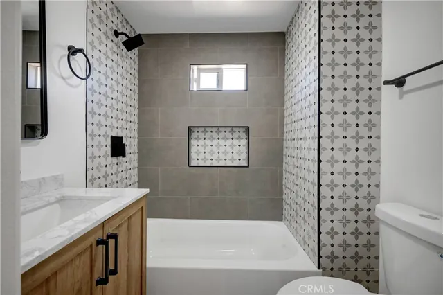 $918,888 | 3515 South Norton Avenue, Los Angeles, CA 90018