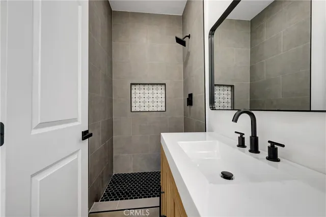 $918,888 | 3515 South Norton Avenue, Los Angeles, CA 90018