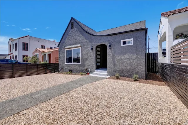 $918,888 | 3515 South Norton Avenue, Los Angeles, CA 90018