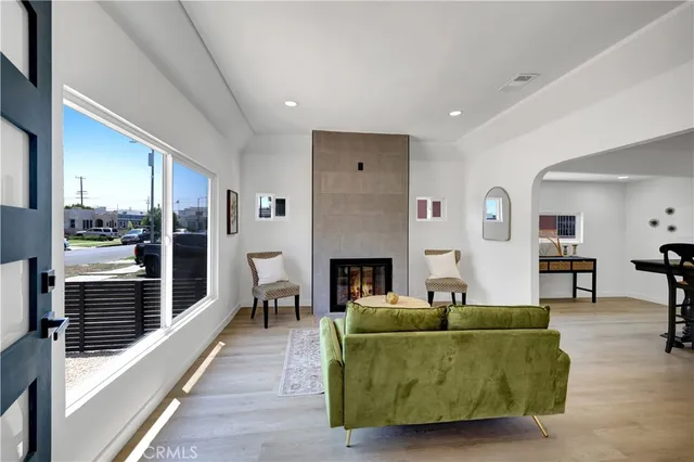 $918,888 | 3515 South Norton Avenue, Los Angeles, CA 90018