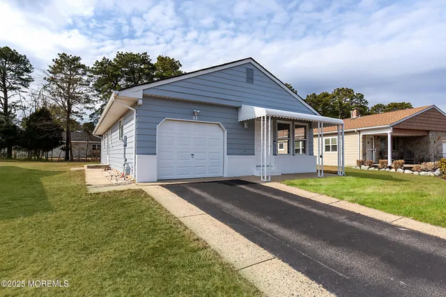 $280,000 | 11 La Terraza Drive, Toms River, NJ 08757