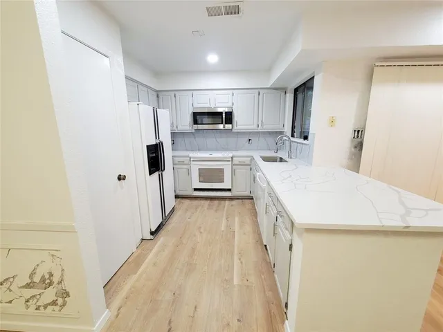 $2,200 | 205 McCarley Place, McKinney, TX 75071