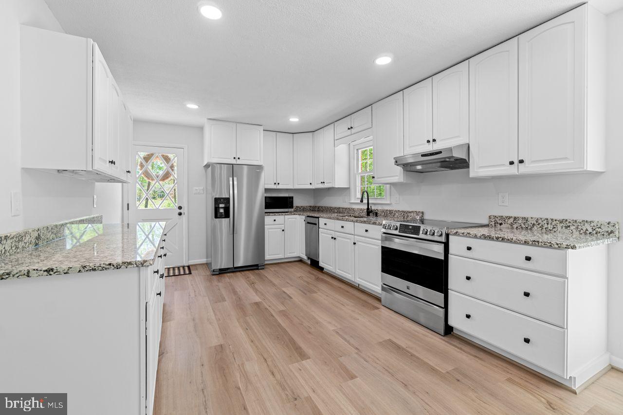 27475 Three Notch Road Mechanicsville, MD 20659 - Photo 16 of 45 Kitchen