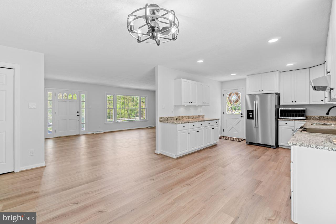 27475 Three Notch Road Mechanicsville, MD 20659 - Photo 19 of 45 Breakfast Room view
