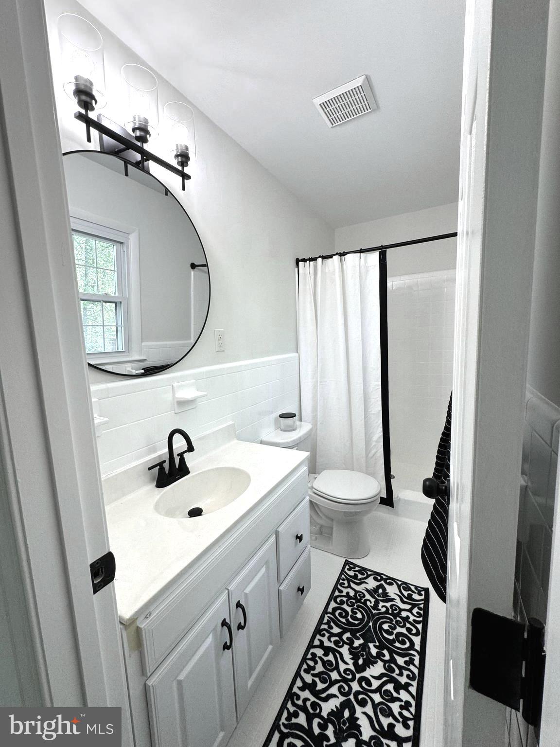 27475 Three Notch Road Mechanicsville, MD 20659 - Photo 29 of 45 Primary Bath