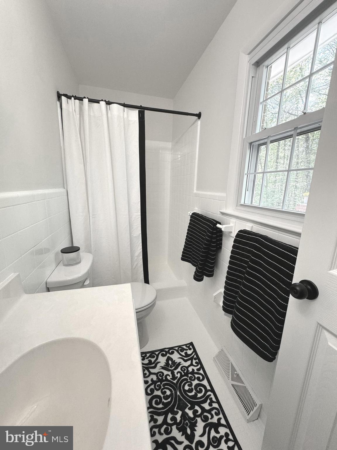 27475 Three Notch Road Mechanicsville, MD 20659 - Photo 30 of 45 Primary Bath
