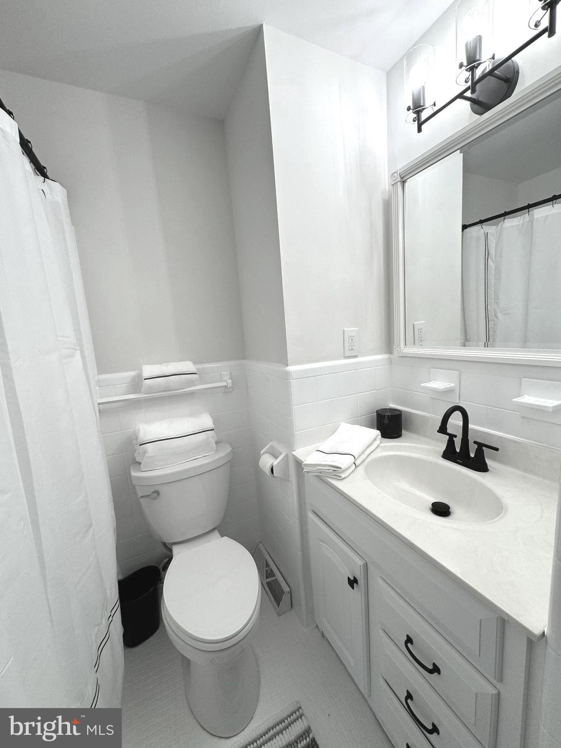 27475 Three Notch Road Mechanicsville, MD 20659 - Photo 31 of 45 Hall Bathroom
