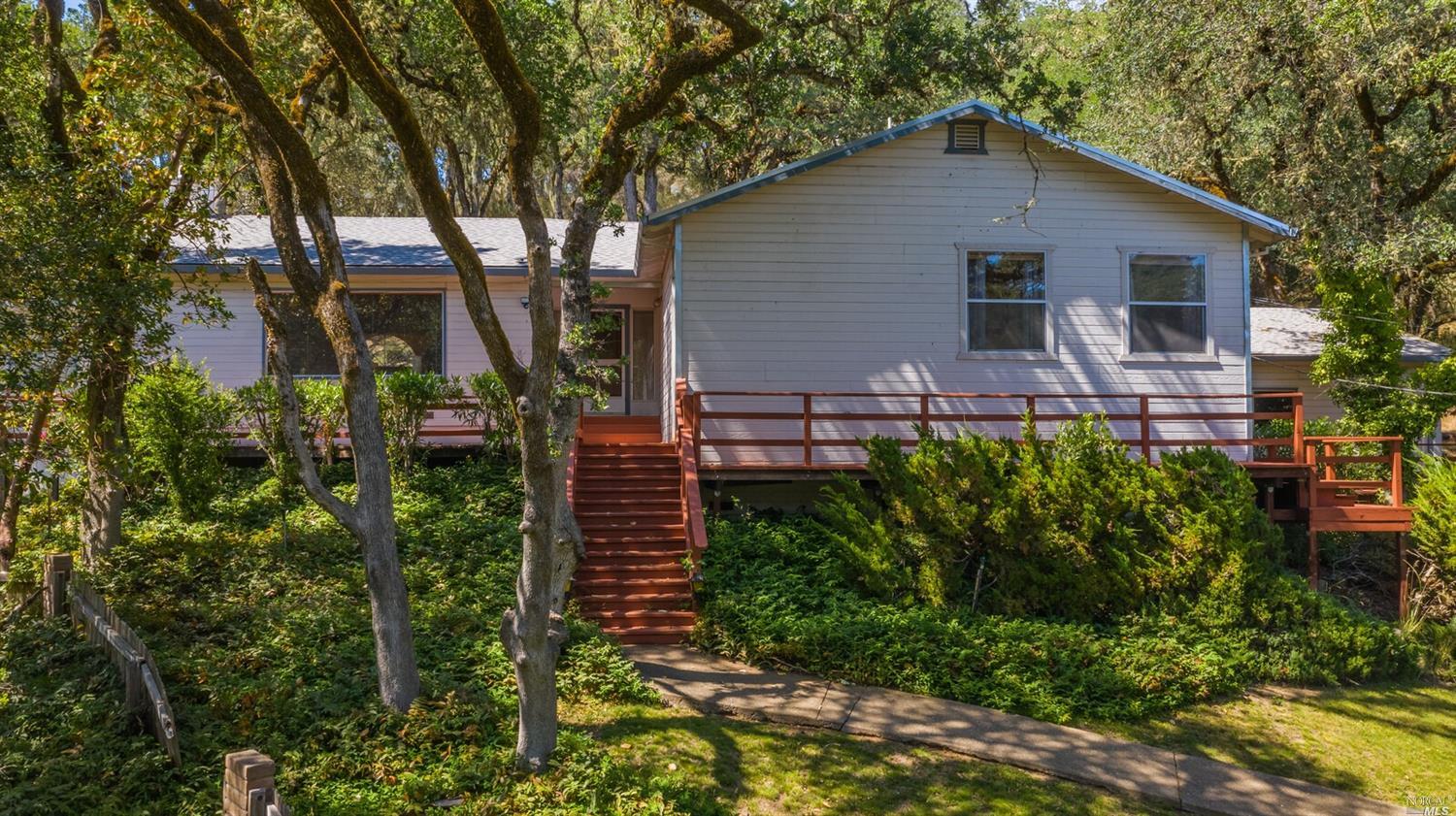 2100 Ridge Road Ukiah, CA 95482 - Photo 1 of 1 Gallery Image 1
