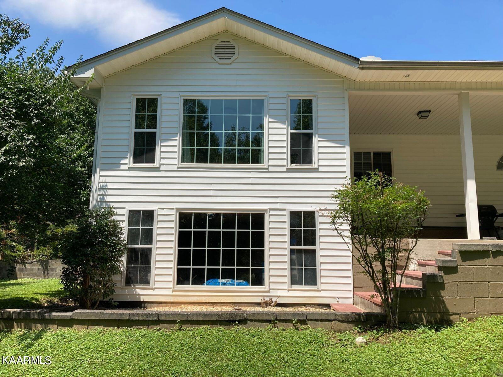 301 West Forest Lane Oak Ridge, TN 37830 - Photo 3 of 24 970fdc48-9767-437e-98f8-91262406003b