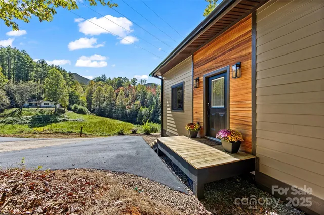 $397,777 | 71 Mountain Trace Point, Bryson City, NC 28713