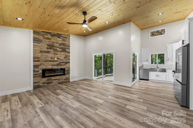 $397,777 | 71 Mountain Trace Point, Bryson City, NC 28713