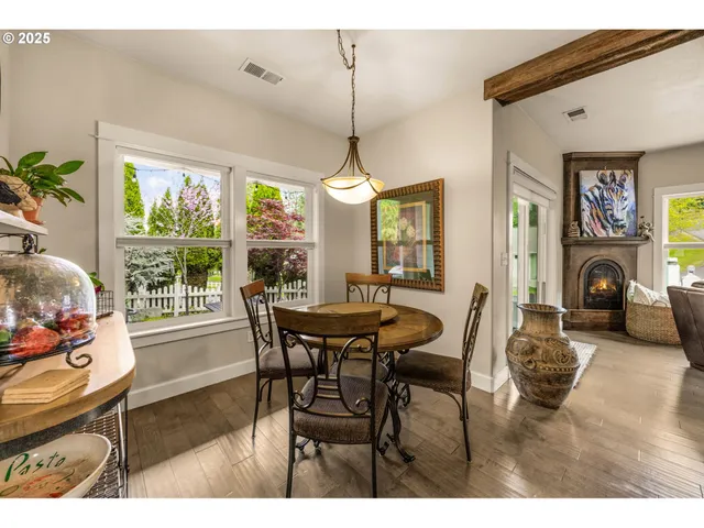 $659,900 | 205 Oak Knoll, Jacksonville, OR 97530